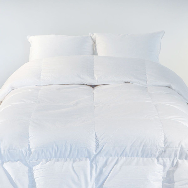 Couette en duvet canard blanc grammage 250g/m2 - 4 tailles